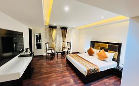 Hotel Aura Ip Grand Karkardooma Metro Station New Delhi Couple Friendly